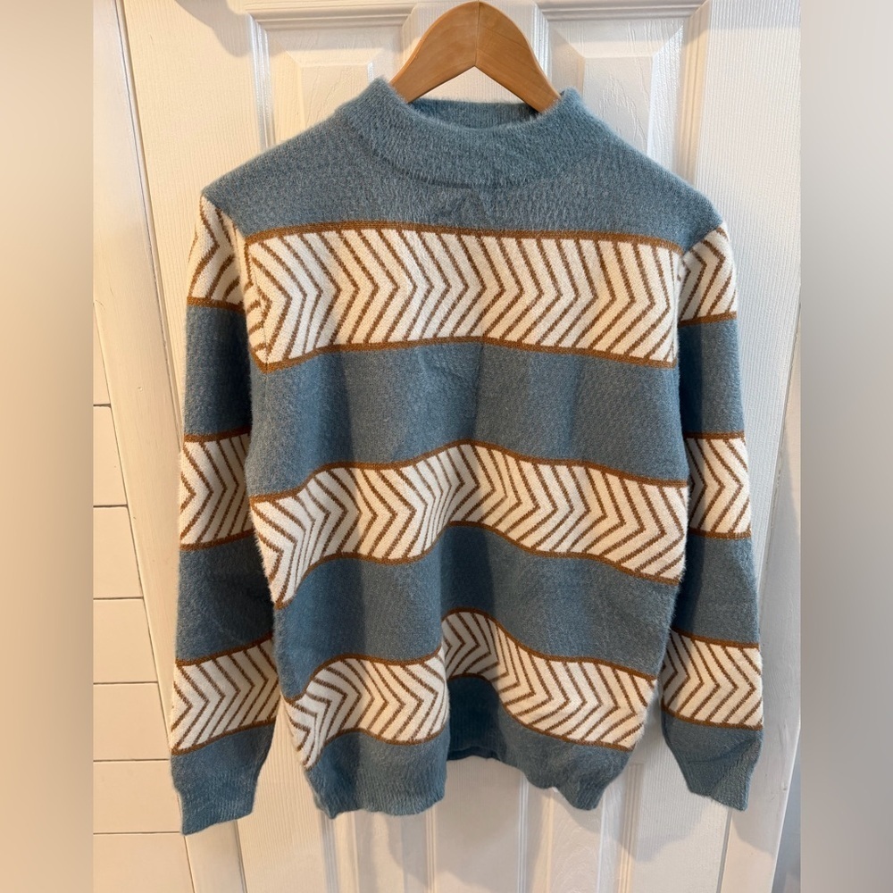 Men's Blue and White Chevron Sweater - Picture 2 of 3